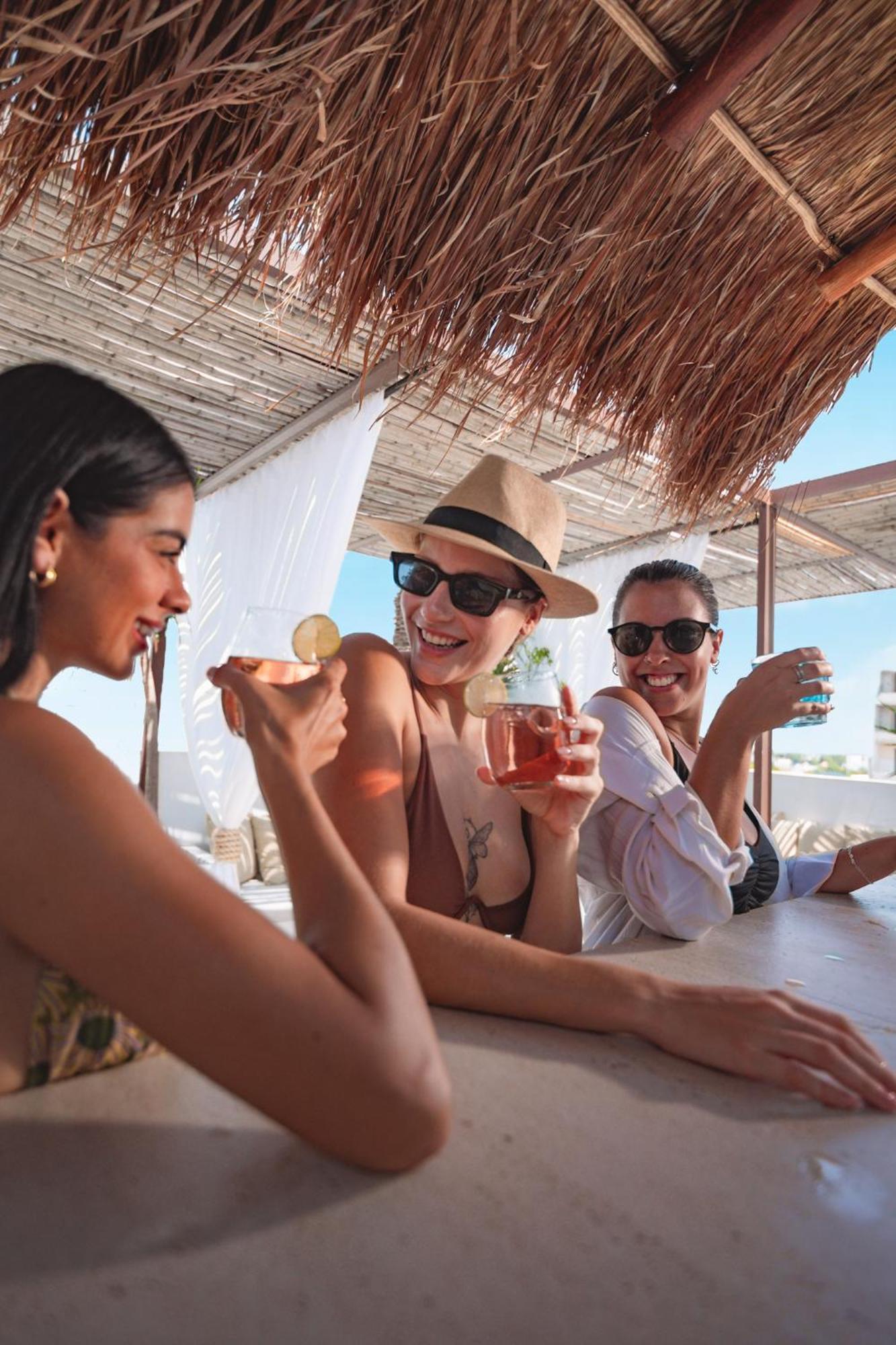 Terrasse Hotel Playa Del Carmen Bagian luar foto